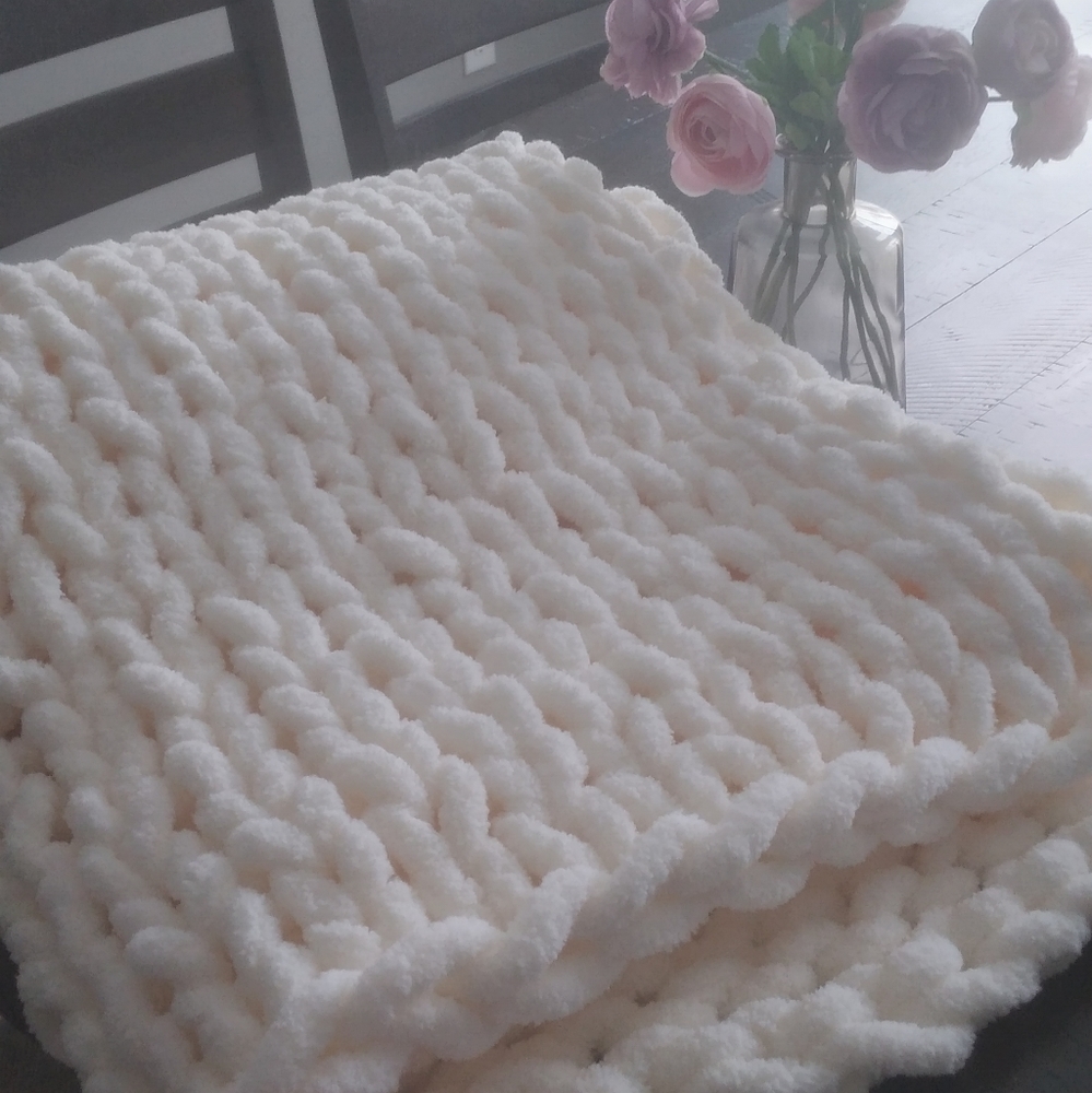 Chunky Knitted Ivory Chenille Throw Blanket